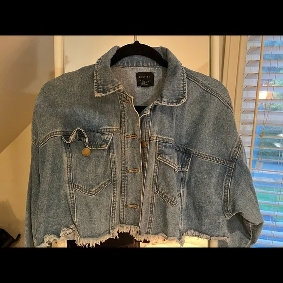 Cropped Jean Jacket - Picture 1 of 4